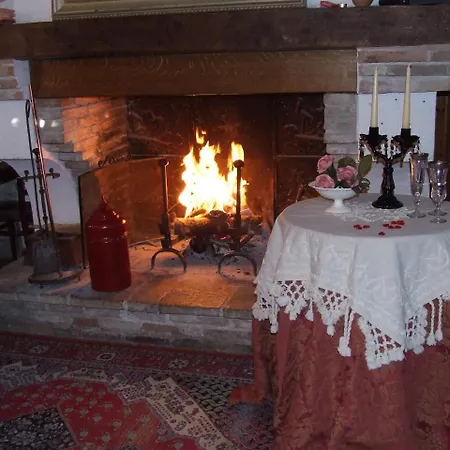 Il Papavero Relais فندق مبيت وإفطار سينِغاليا